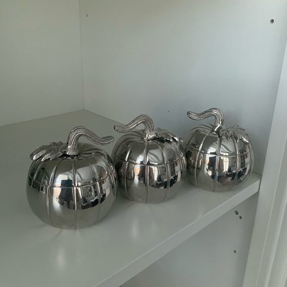 Vintage Retired BATH & BODY WORKS Silver Metal Pumpkin Candle Containers Lid X 3 - Picture 5 of 16